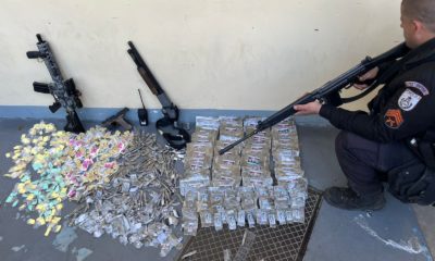 armas-e-drogas-apreendidas-Nova-Brasilia-Niteroi