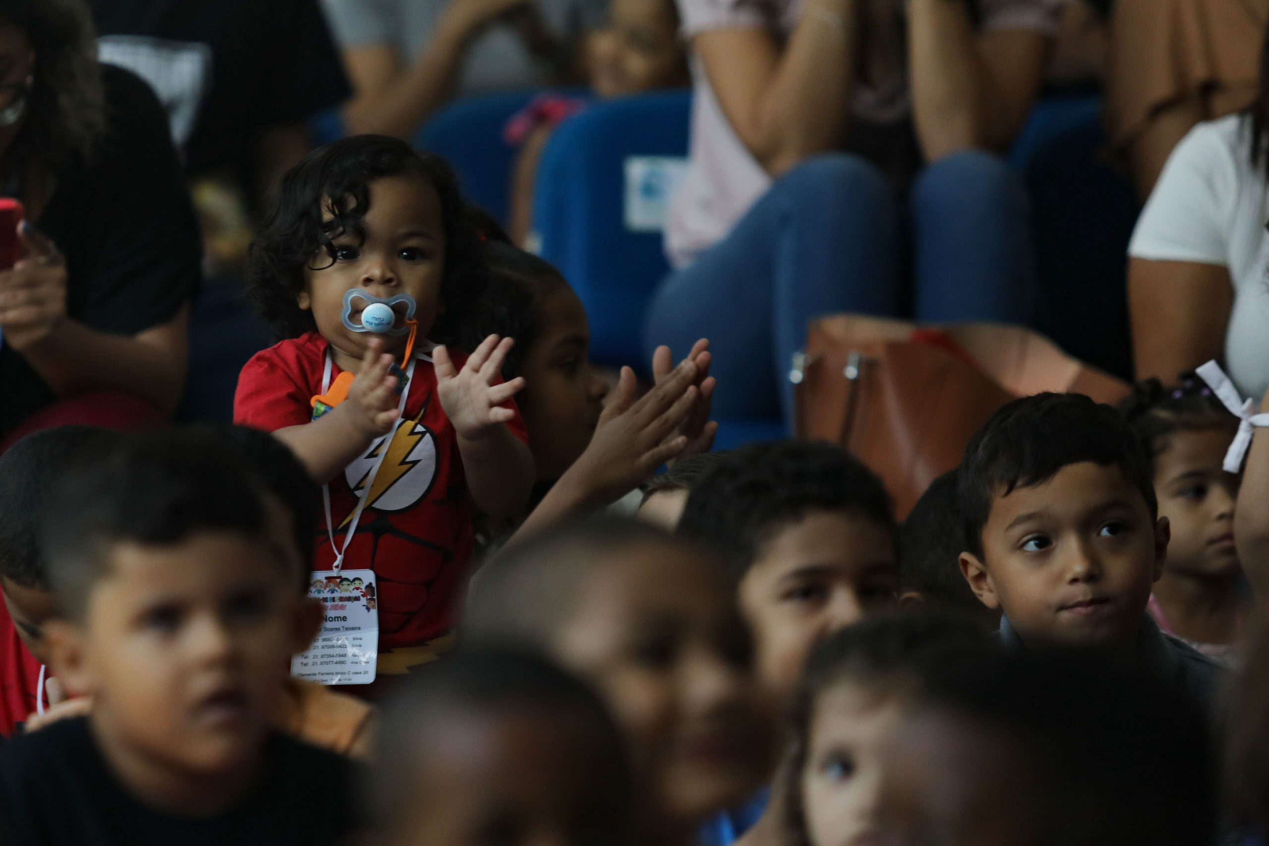 Crianças de creche e escolinha do estado vão ao circo