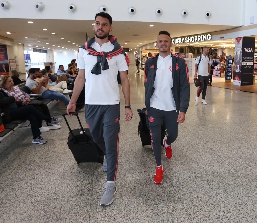 Embarque do time do Internacional para pegar o Flamengo no Brasileiro