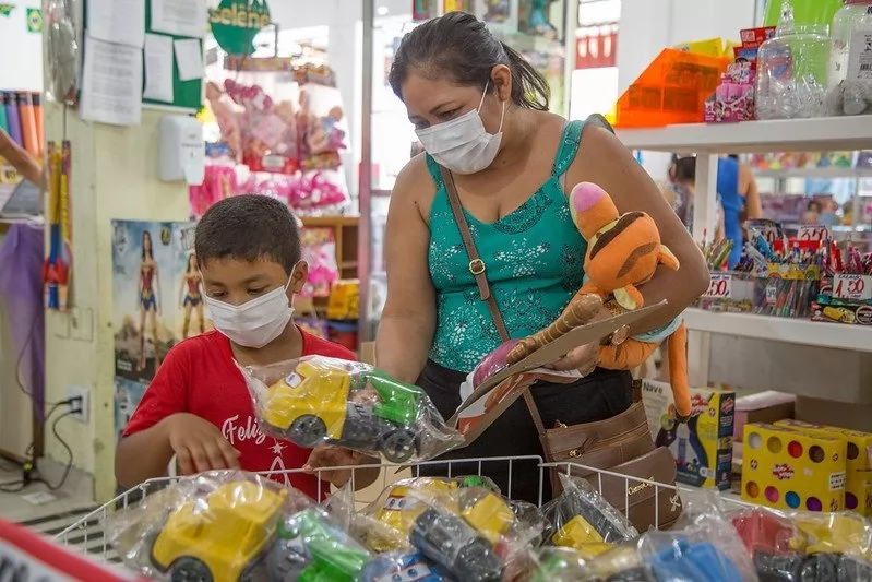 Compras de presentes no Dia das Crianças