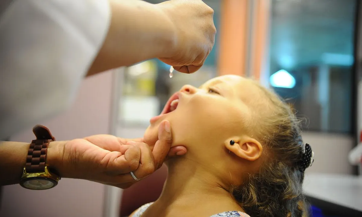 Vacinas devem ser aplicadas nas idades recomendadas pelo PNI para melhorar a cobertura contra a poliomielite
