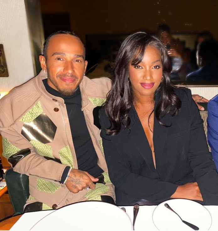 Lewis Hamilton e Iza