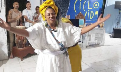 mãe de santo Ana Paula Santana de Souza, conhecida como Iya Paula de Odé