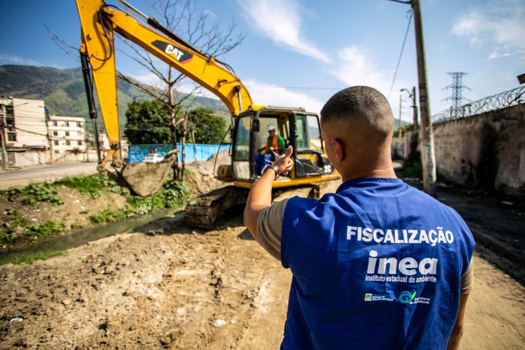 Obras de macrodrenagem dos Rios Registro e Viegas, em Senador Camará, atingem 25% do serviço