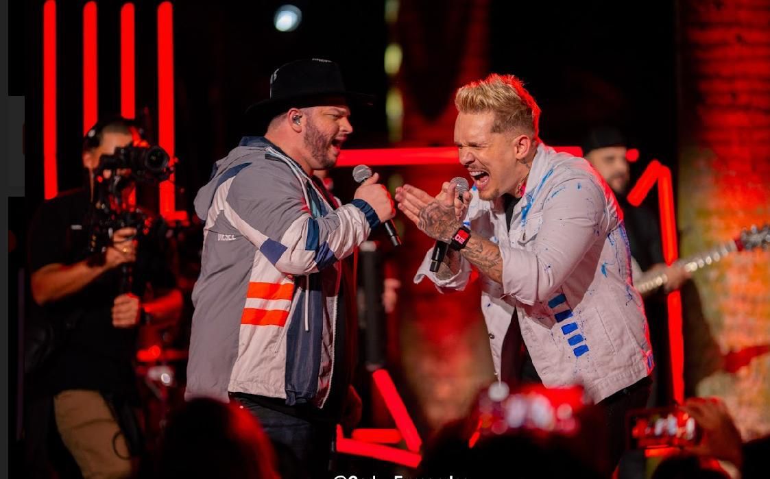 Felipe e Rodrigo se apresentam no Vila JK e comemoraram sucesso da música 'Média Boa'