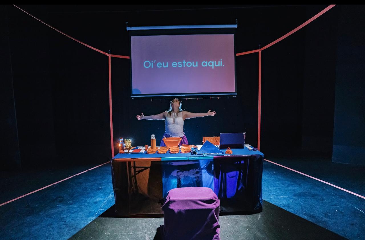 Espetáculo “Oi, eu estou aqui"