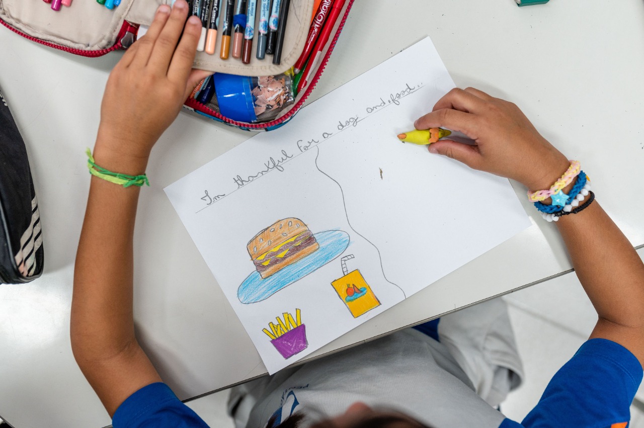 Estudantes de todo Brasil participam de campanha de combate à fome que vai doar 100 mil pratos de comida