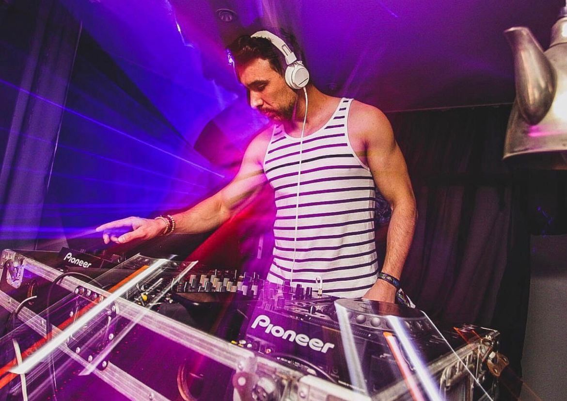 DJ Guigo Kieras dá os primeiros passos na produção musical eletrônica e conta sobre o remix da música 'Para e Olha'