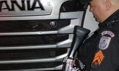 PM recupera caminhão roubado que levava carga de camarão avaliada em R$ 110 mil