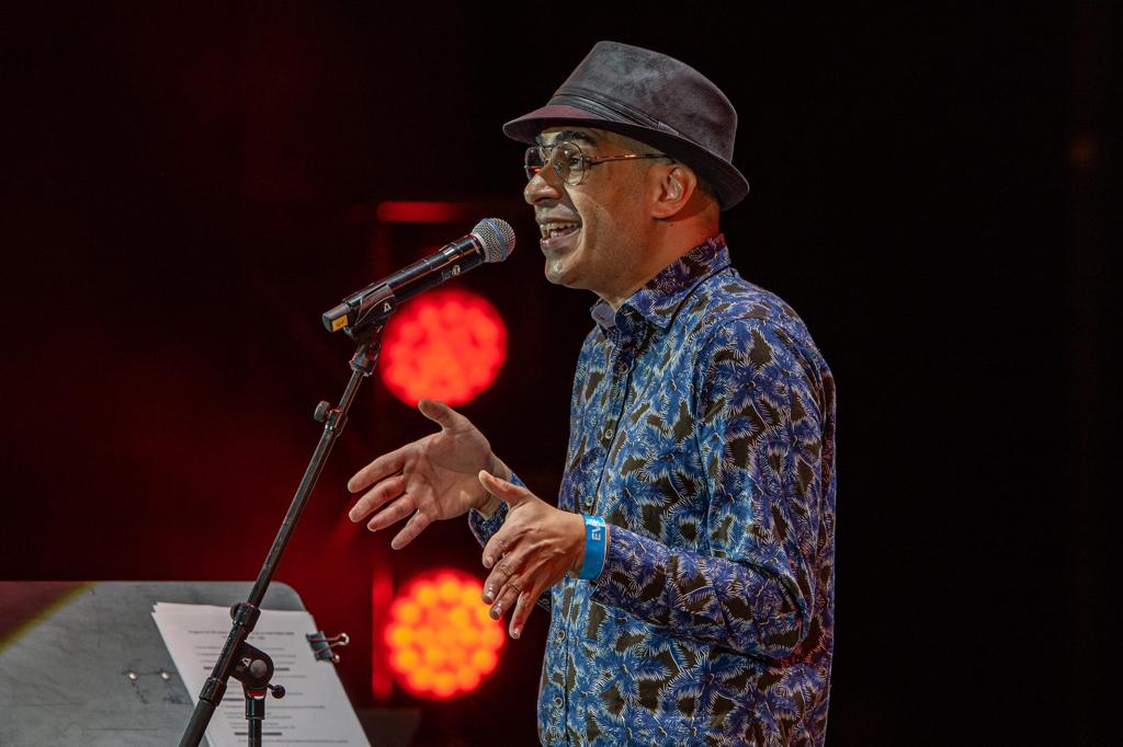 Thiago Holanda, carioca indicado ao Grammy Latino, realiza no Rio, show de MPB gravado ao vivo, em Dubai