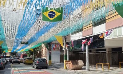 Rua Pereira Nunes enfeitada para a Copa do Mundo