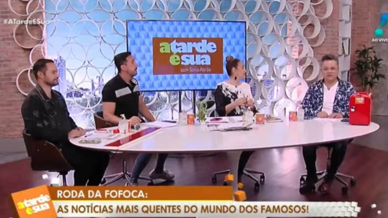 Sônia Abrão no A Tarde É Sua, da RedeTV!