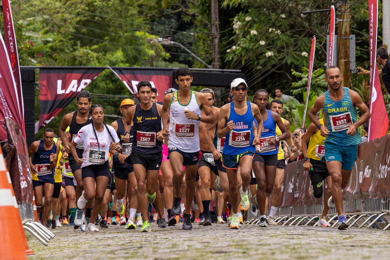 Claro Uphill Marathon encerra o ano com celebração única para cerca de 2 mil participantes no Corcovado