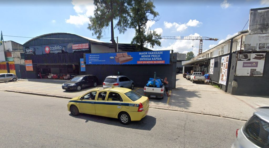 Galpão que pegou fogo na Zona Norte