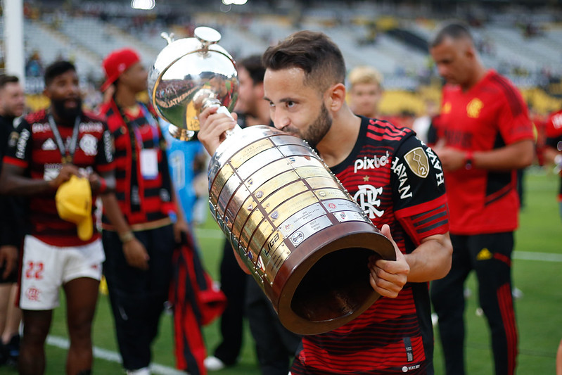 Confira os jogadores do Flamengo com contrato até o fim do ano