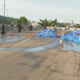 Caminhão de água mineral tomba e gera congestionamento na Av. do Contorno, em Niterói
