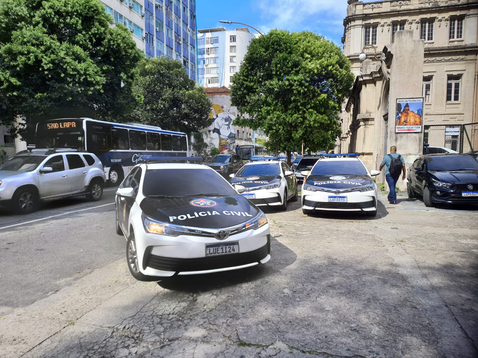 Viaturas da Polícia Militar