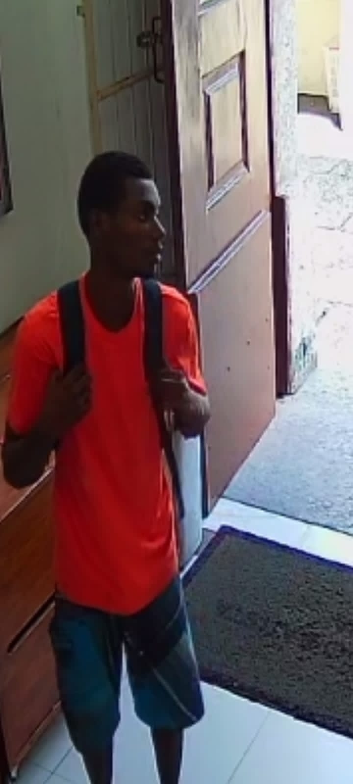 Bandido invade igreja armado e rouba dinheiro da secretaria durante missa