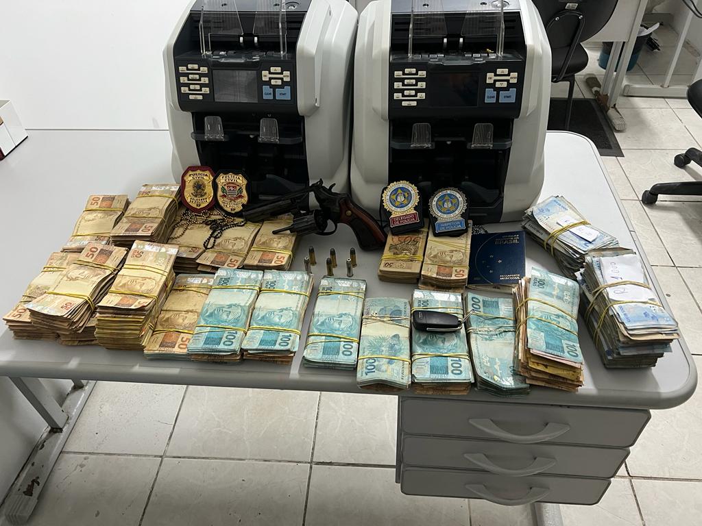 Dinheiro apreendido na operação Operação Robgol II