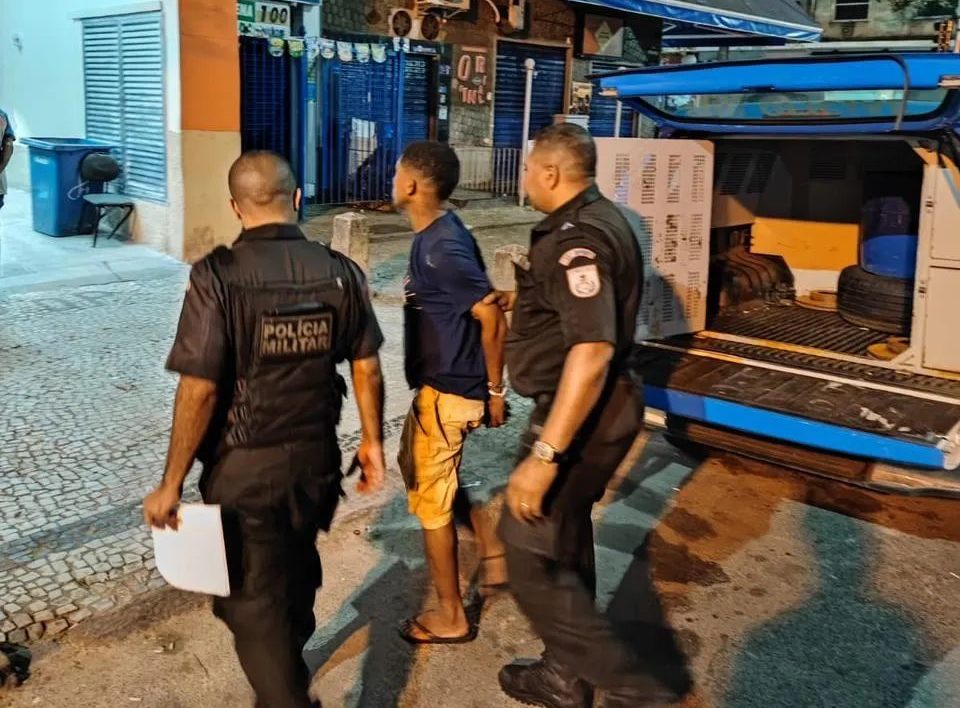 Vândalo é preso pela Polícia Militar em Copacabana