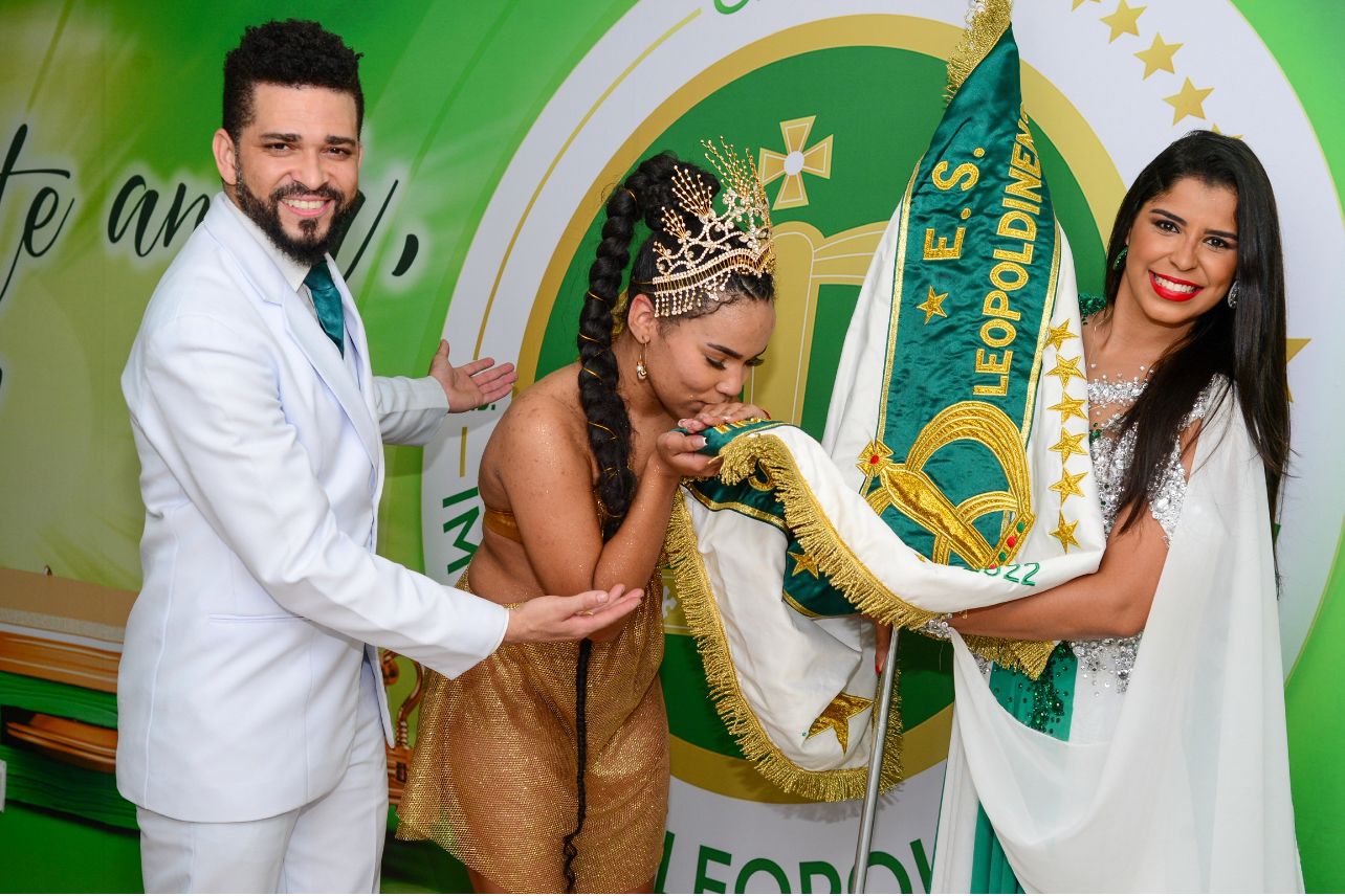 Maria Mariá é coroada Rainha de Bateria da Imperatriz Leopoldinense