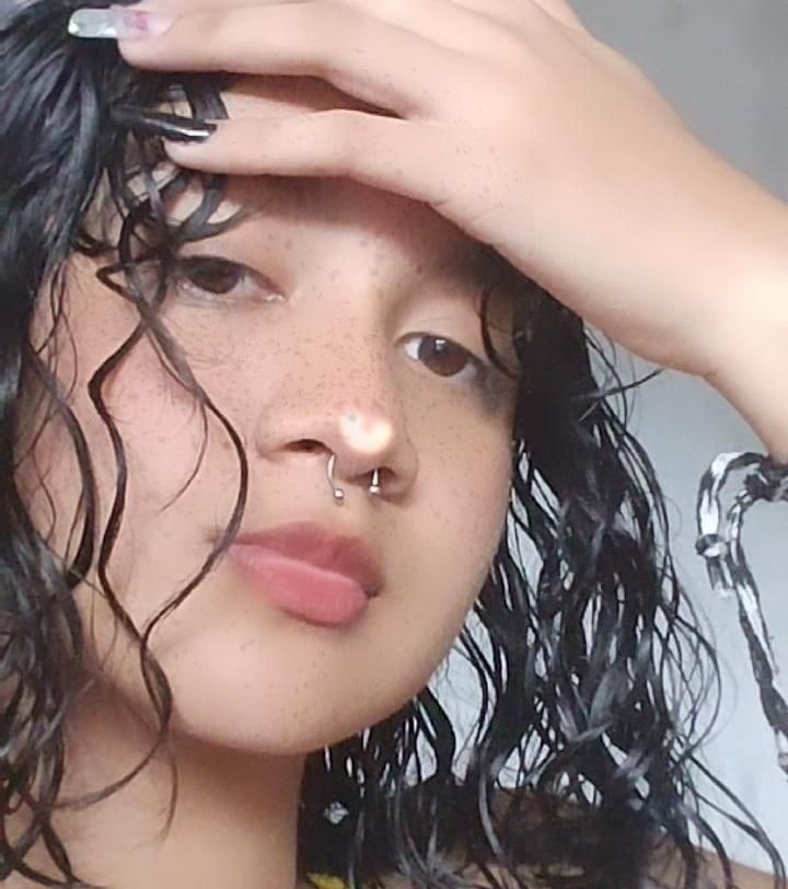 Adolescente é esfaqueada após desentendimento político e por questões de gênero