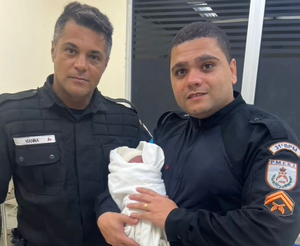 Policiais militares resgatam bebê abandonado em hotel na Barra da Tijuca