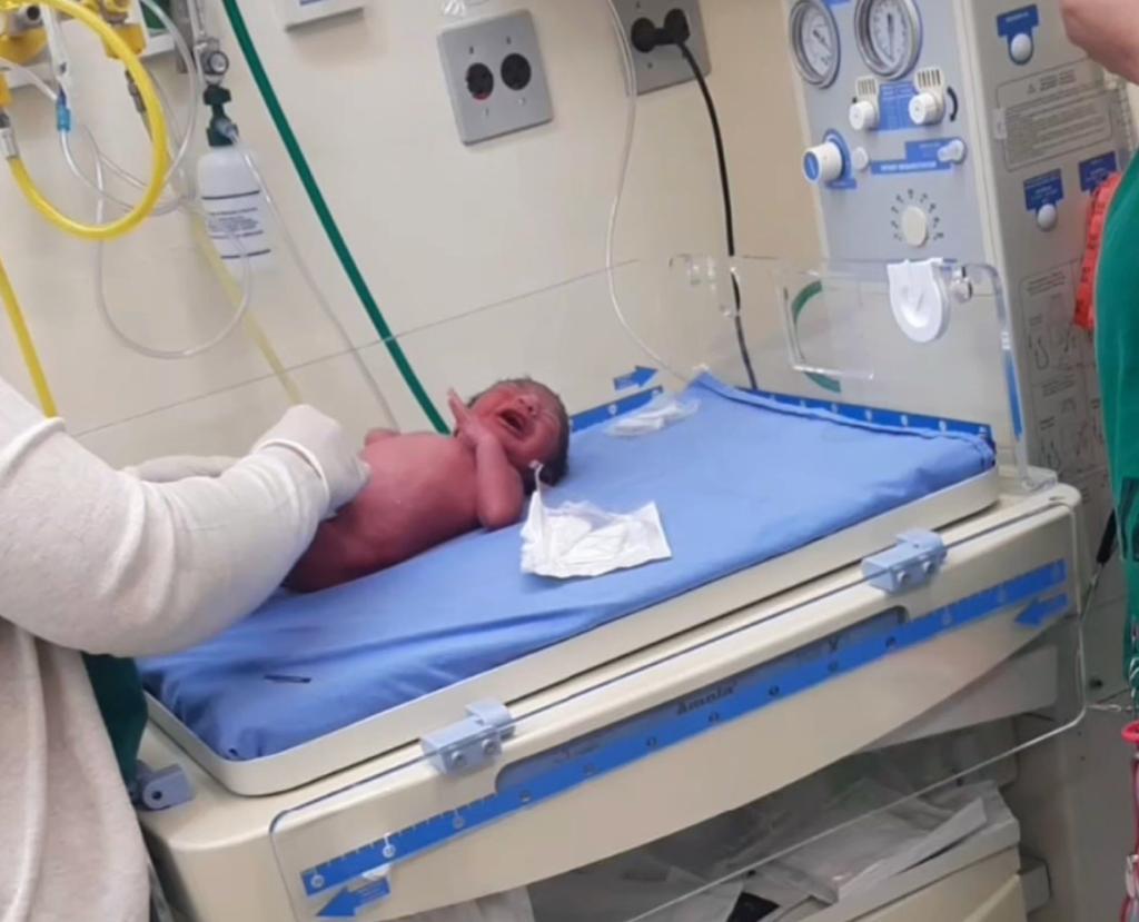 Bebê abandonado em hotel na Barra da Tijuca recebe atendimento médio na maternidade Leila Diniz