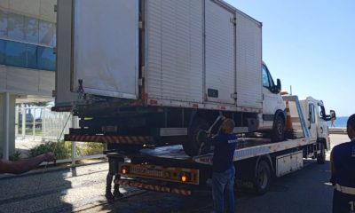 Subprefeitura da Zona Sul e SEOP removem caminhões utilizados no Rio