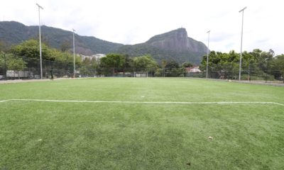 Prefeitura entrega campos de futebol na Lagoa