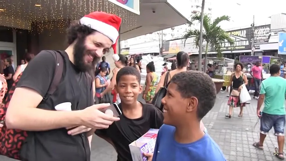 Valeu Natalina! Entenda o meme de natal que bombou em todas as redes sociais