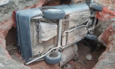 Carro cai em cratera em Santa Cryz