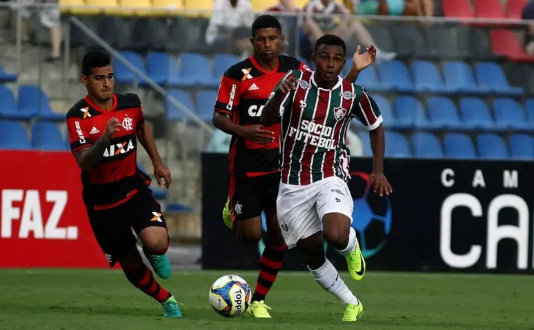 Titulares do Flamengo ficam no 0 x 0 com o Madureira em Cariacica-ES