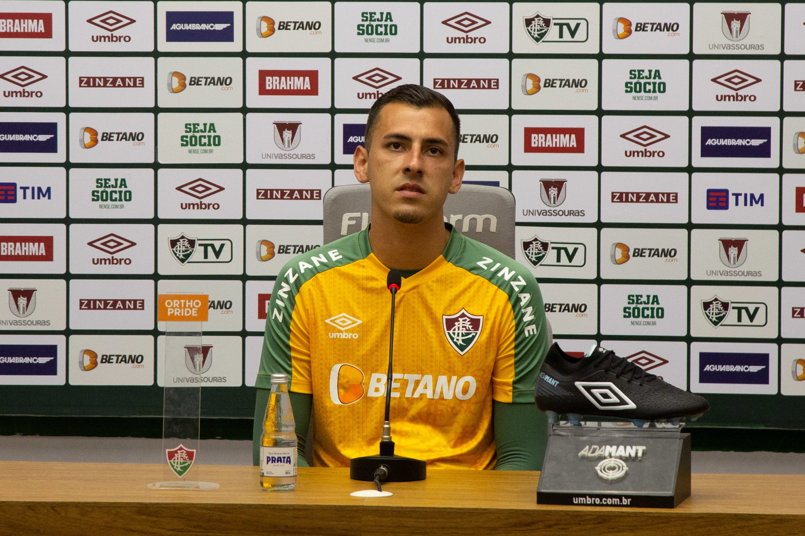 Entrevista coletiva do goleiro Vitor Eudes