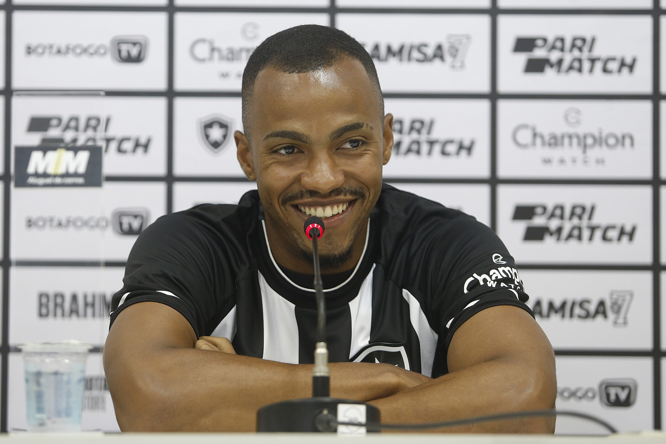 Marlon Freitas do Botafogo durante apresentacao Estadio Nilton Santos. 10 de Janeiro de 2023, Rio de Janeiro, RJ, Brasil. Foto: Vitor Silva/Botafogo. Imagem protegida pela Lei do Direito Autoral Nº 9.610, DE 19 DE FEVEREIRO DE 1998. Sendo proibido qualquer uso comercial, remunerado e manipulacao/alteracao da obra.