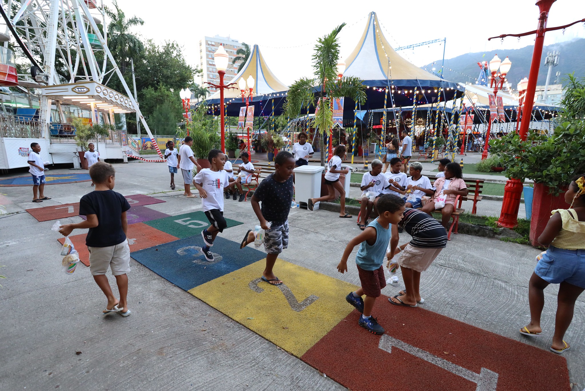 Cultura do Estado leva 130 crianças de comunidades das zonas Norte e Oeste ao Circo (Foto: Leonardo Ferraz/ Divulgação)