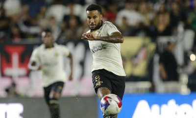 Jair em ação pelo Vasco