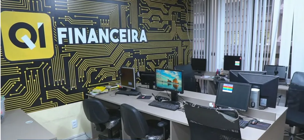 Polícia encontra 'call center' usado para golpes de empréstimo consignado no Centro do Rio