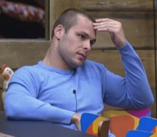 Ex-participante de 'A Fazenda' é preso por torturar filho de cinco anos em São Gonçalo