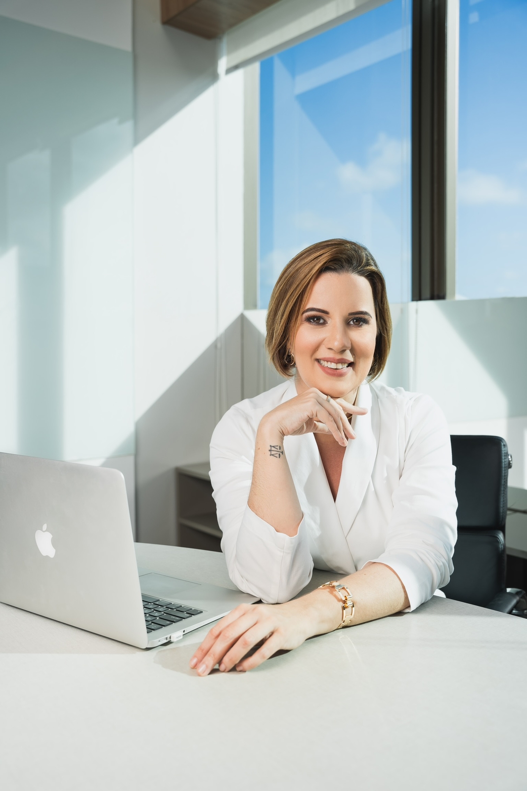 Conheça a advogada Janina Ricardo, destaque no serviço de blindagem jurídica e no mercado de beleza e estética