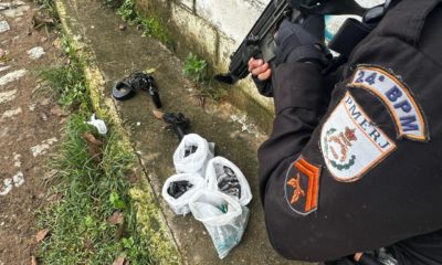 Polícia Militar retira câmeras instaladas por tráfico na Baixada Fluminense