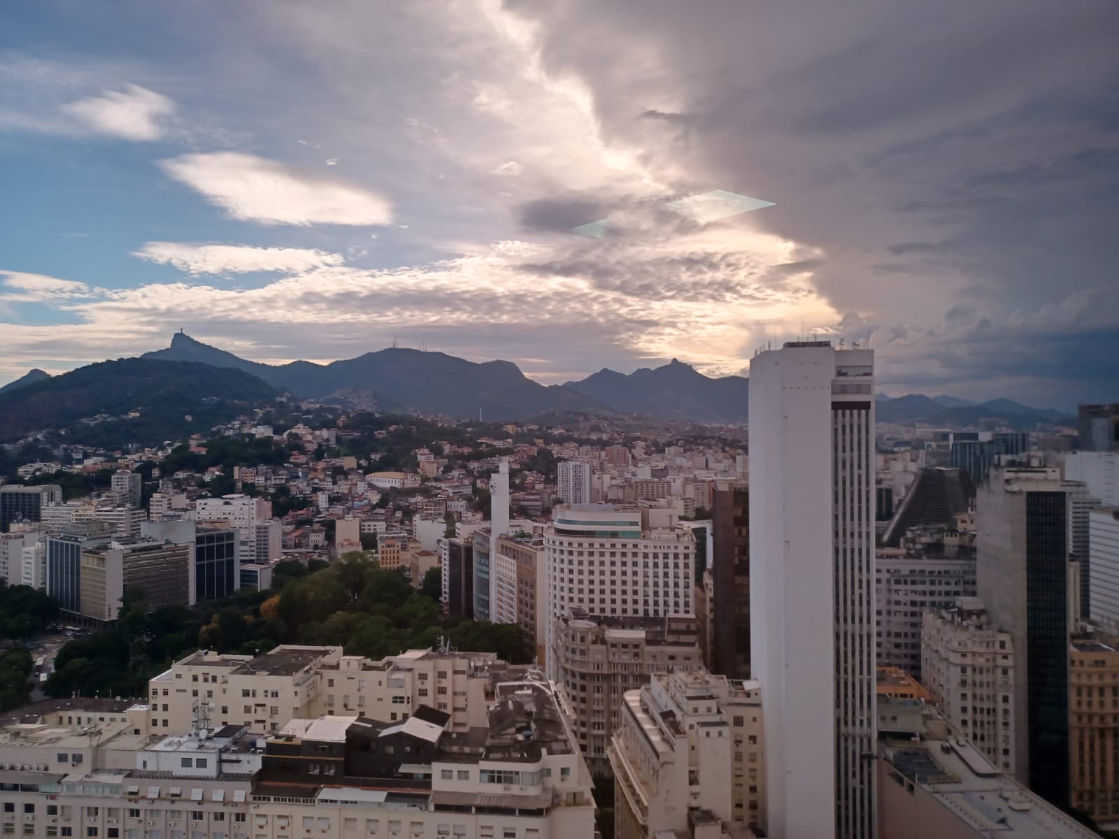 Rio entra em estágio de mobilização nesta sexta por conta da chuva