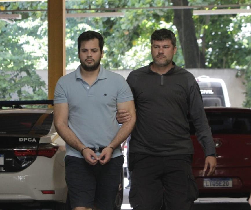 Anestesista é preso n BArra da TIjuca por abuso sexual e pornografia infantil