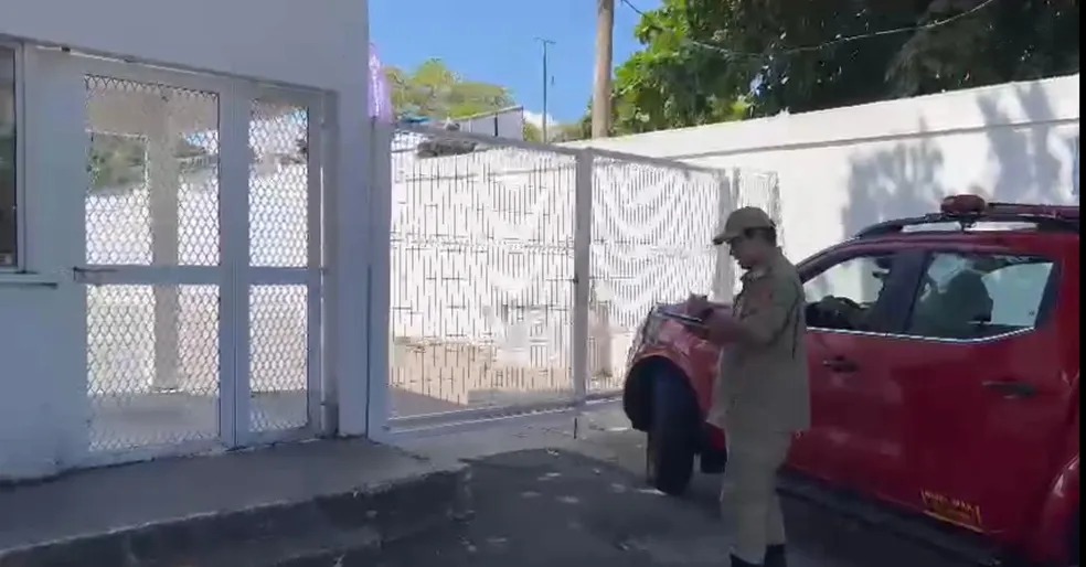 Corpo de Bombeiros do Rio interdita o Terreirão do Samba