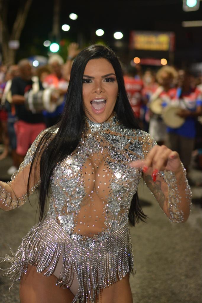 Juliana Souza, rainha de bateria da escola de samba União da Ilha