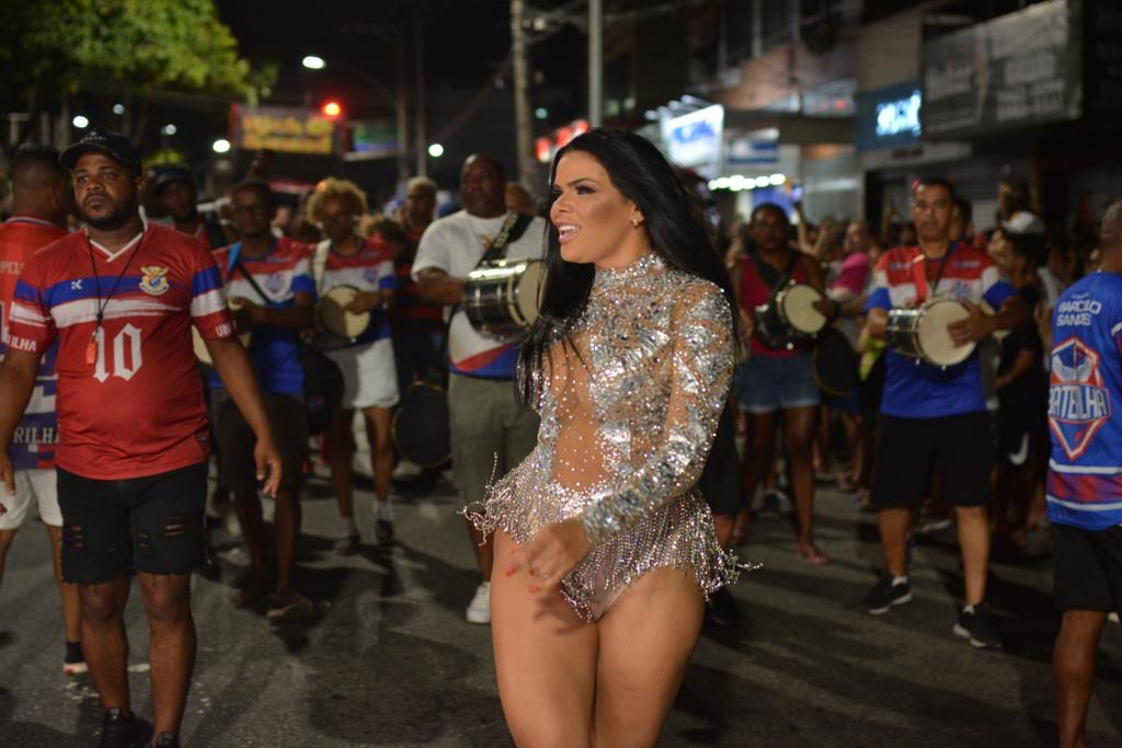 Juliana Souza, rainha de bateria da escola de samba
