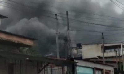 Incêndio atinge empresa de ônibus na Zona Oeste do Rio