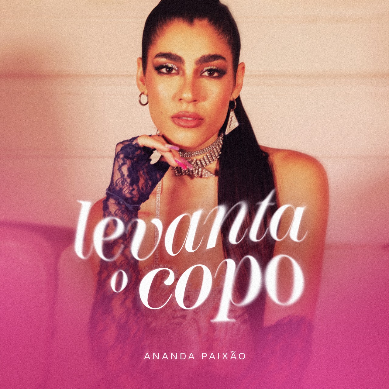 Depois da estreia de sucesso, cantora Ananda Paixão lança segundo single