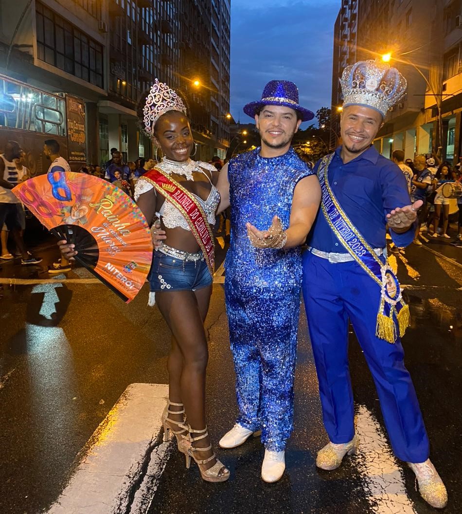 Com muito samba no pé, Rei de bateria da Acadêmicos de Niterói treina na Amaral Peixoto (Foto: Deivid Maldonado/ Divulgação)