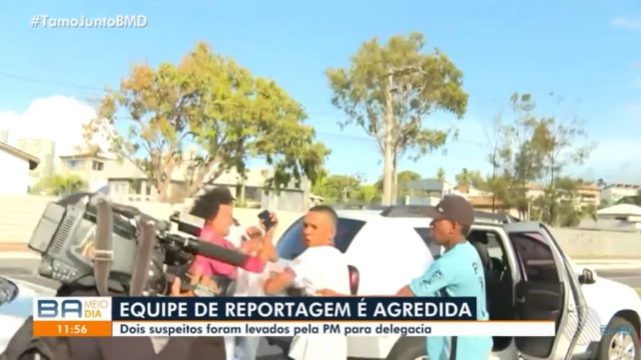 Globo flagra equipe da Record sendo agredida na Bahia